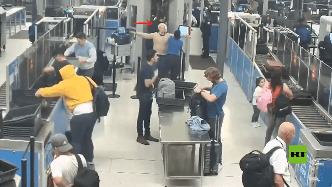 شاهد كيف تسللت امرأة من دون تذكرة على متن طائرة متجهة من نيويورك إلى باريس