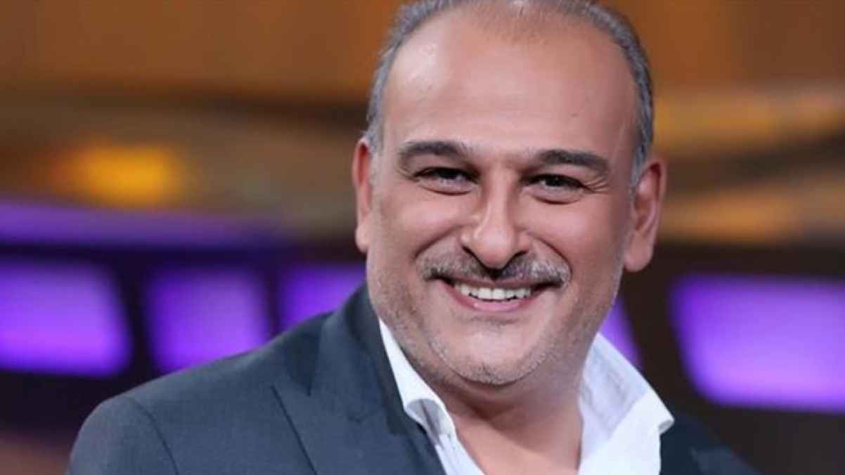 "أبوس إيدك سيبيني".. جمال سليمان يعلق بعد ظهوره في فيديو مثير للجدل (فيديو)