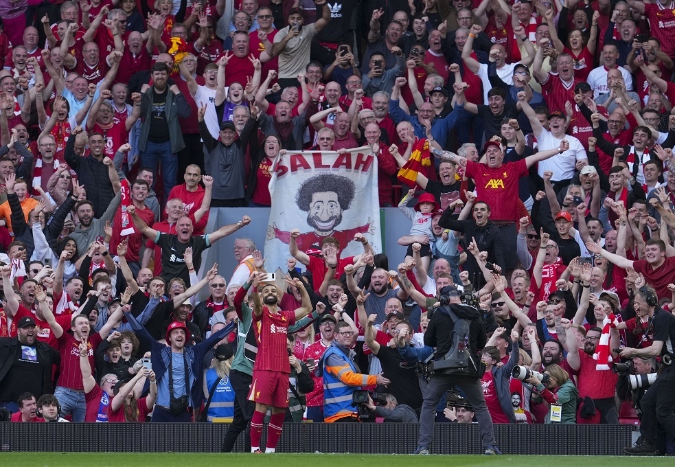 ليلة استثنائية "للريدز" ونجمه صلاح.. ليفربول يتوج بلقب بطل الدوري الإنجليزي! (فيديو)