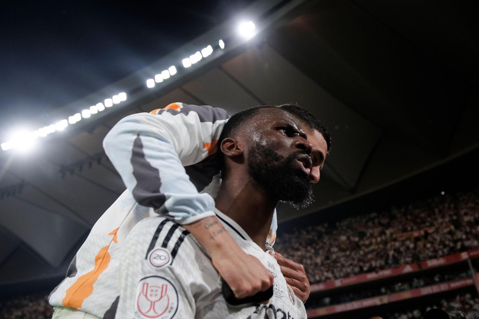 بعد تصرفه المثير للجدل في نهائي كأس ملك إسبانيا.. تفاصيل جديدة قد تنقذ نجم ريال مدريد