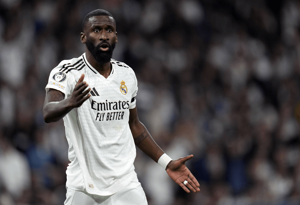 الاتحاد الإسباني يفرض عقوبة قاسية على مدافع ريال مدريد روديغر بسبب سلوكه في مباراة الكلاسيكو