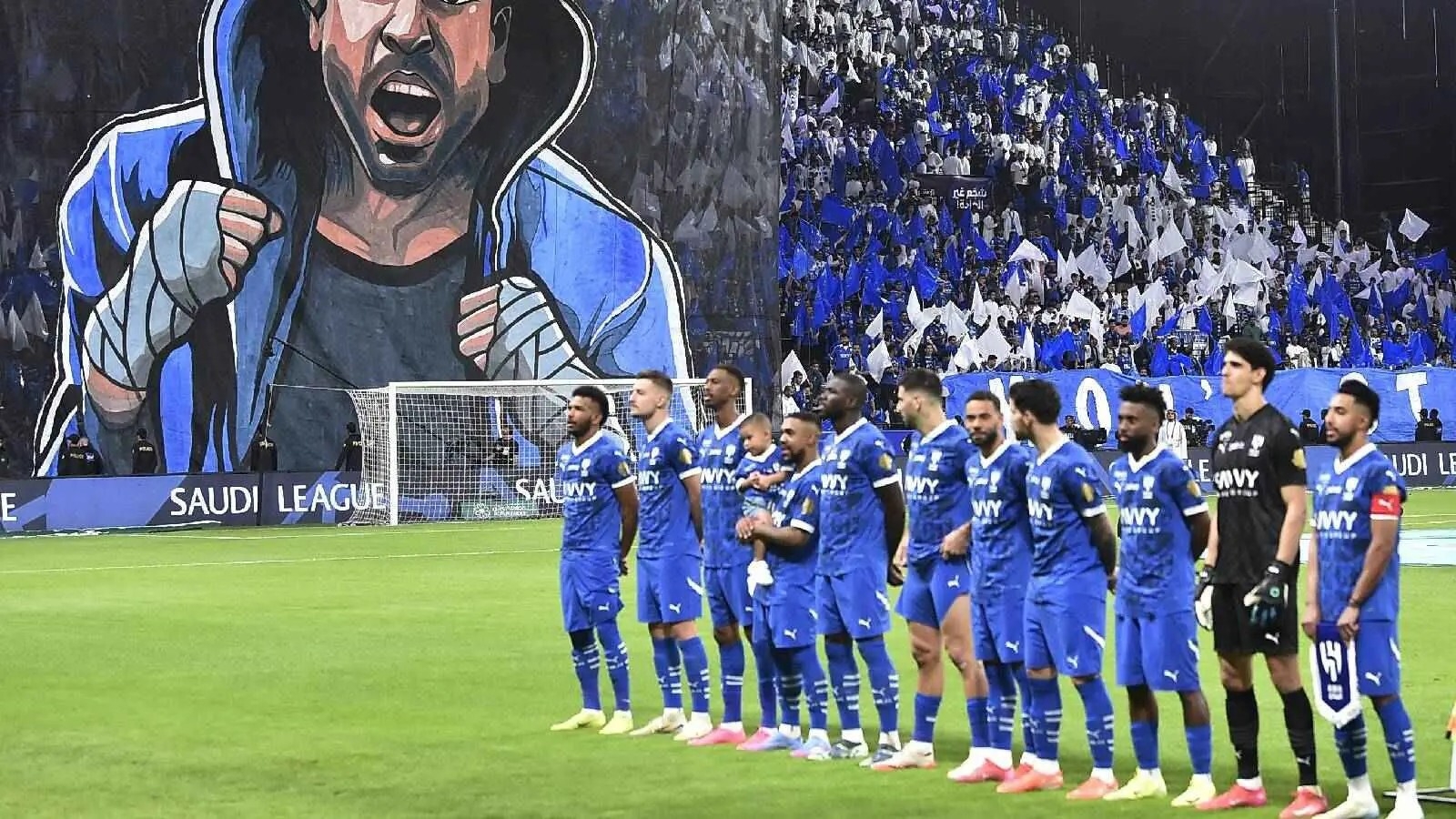 من هو المدرب الأقرب إلى تدريب الهلال السعودي؟