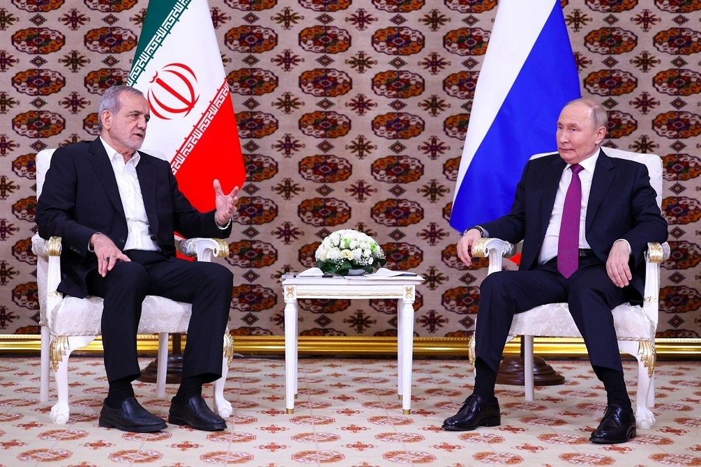 الكرملين: مكالمة هاتفية بين بوتين وبزشكيان