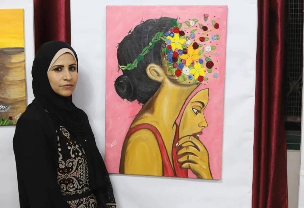 "رسوماتها إبرة تخيط جراح غزة".. مقتل الفنانة الفلسطينية إلهام البدي بقصف إسرائيلي على مخيم جباليا