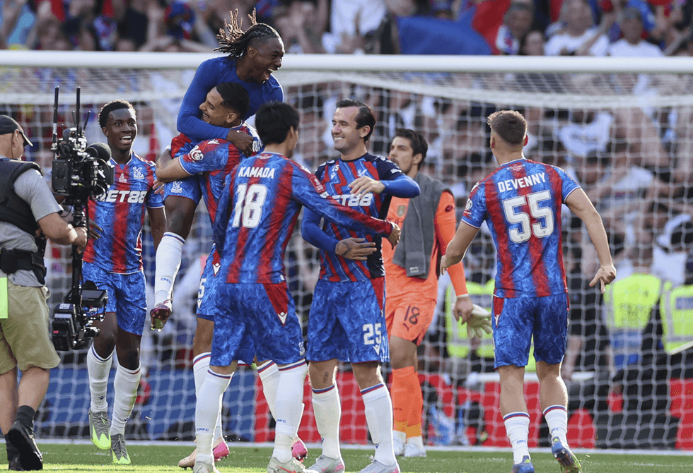 كريستال بالاس يقهر مانشستر سيتي ويتوج بكأس الاتحاد الإنجليزي للمرة الأولى في تاريخه (فيديو)