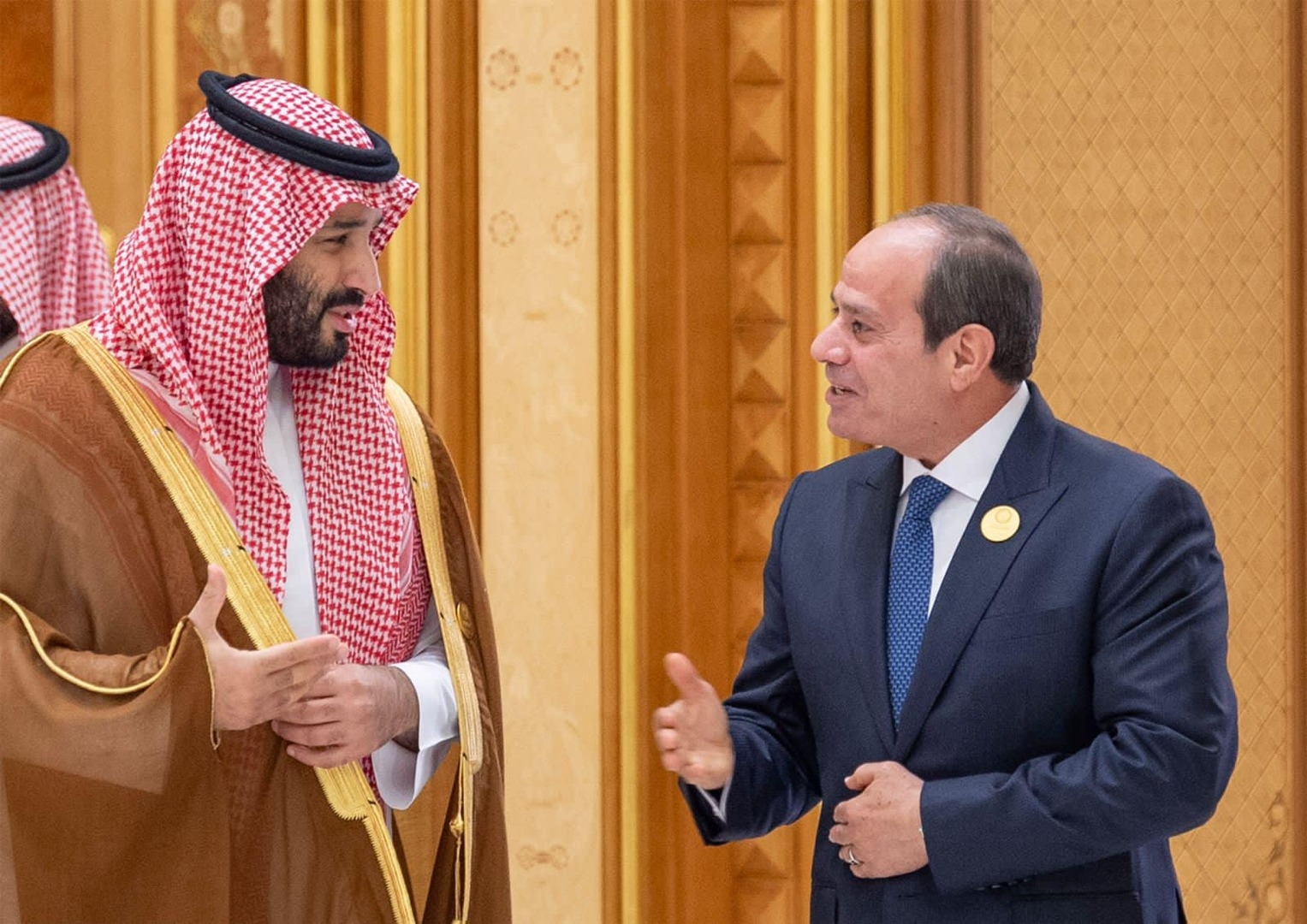 إعلامي شهير يحذر من فتنة يروج لها بين مصر والسعودية