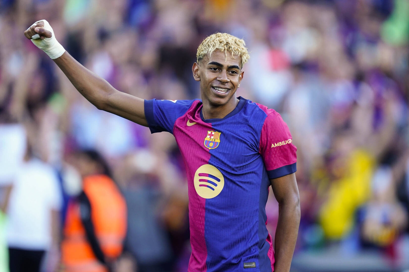 برشلونة يصطدم بمطالب لامين جمال المالية لتجديد عقده