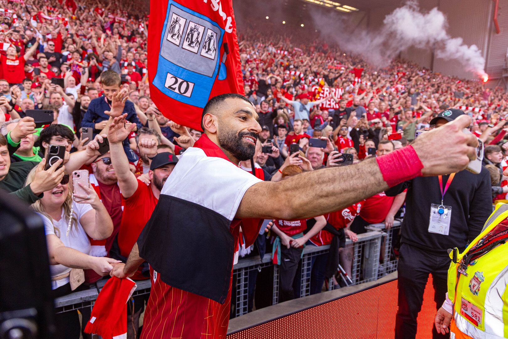 صورة مسربة لمحمد صلاح تثير جدلا واسعا بين جماهير ليفربول