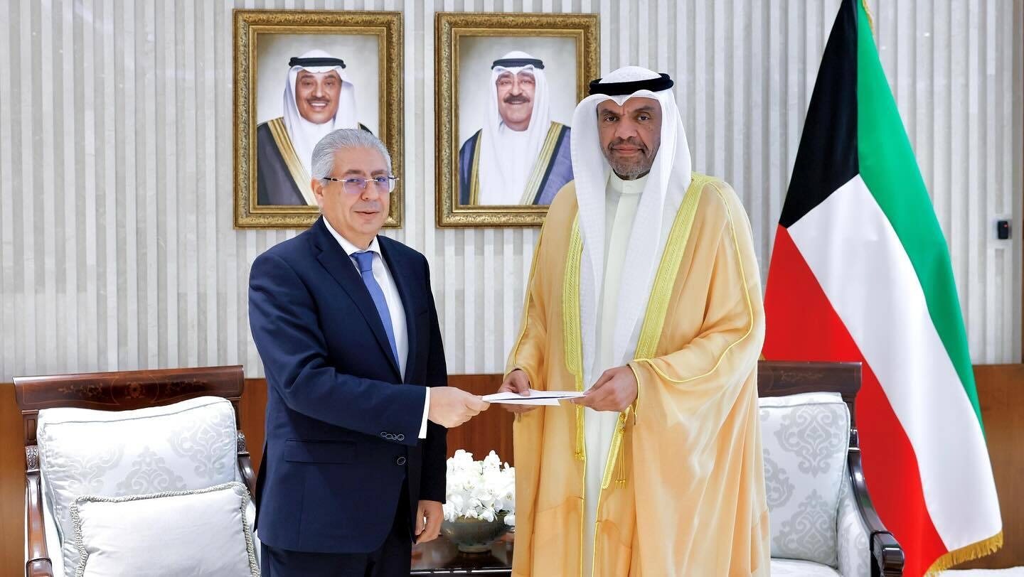 أمير الكويت يتلقى دعوة من السيسي لحضور حفل مهيب