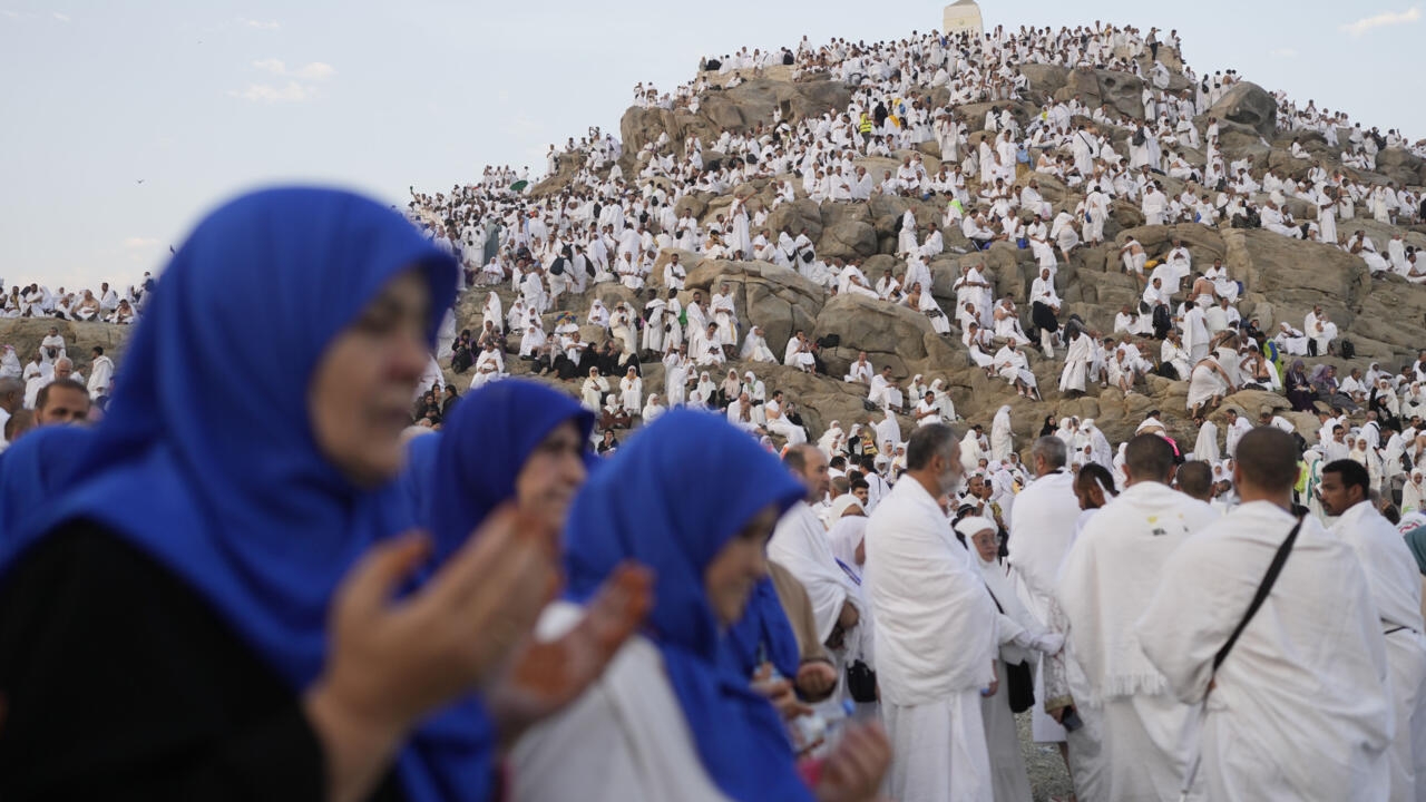 انطلاق أولى قوافل الحجاج الأردنيين إلى مكة