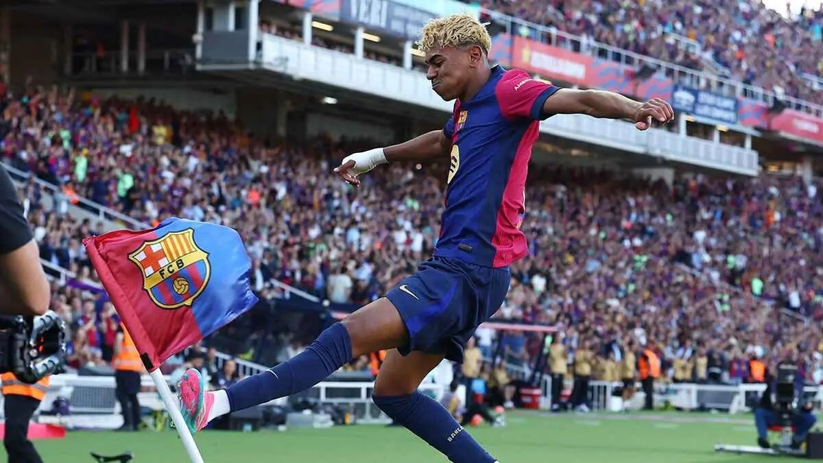 وكيل لامين جمال ينهي الجدل ويحسم موقفه من الاستمرار مع برشلونة (فيديو)