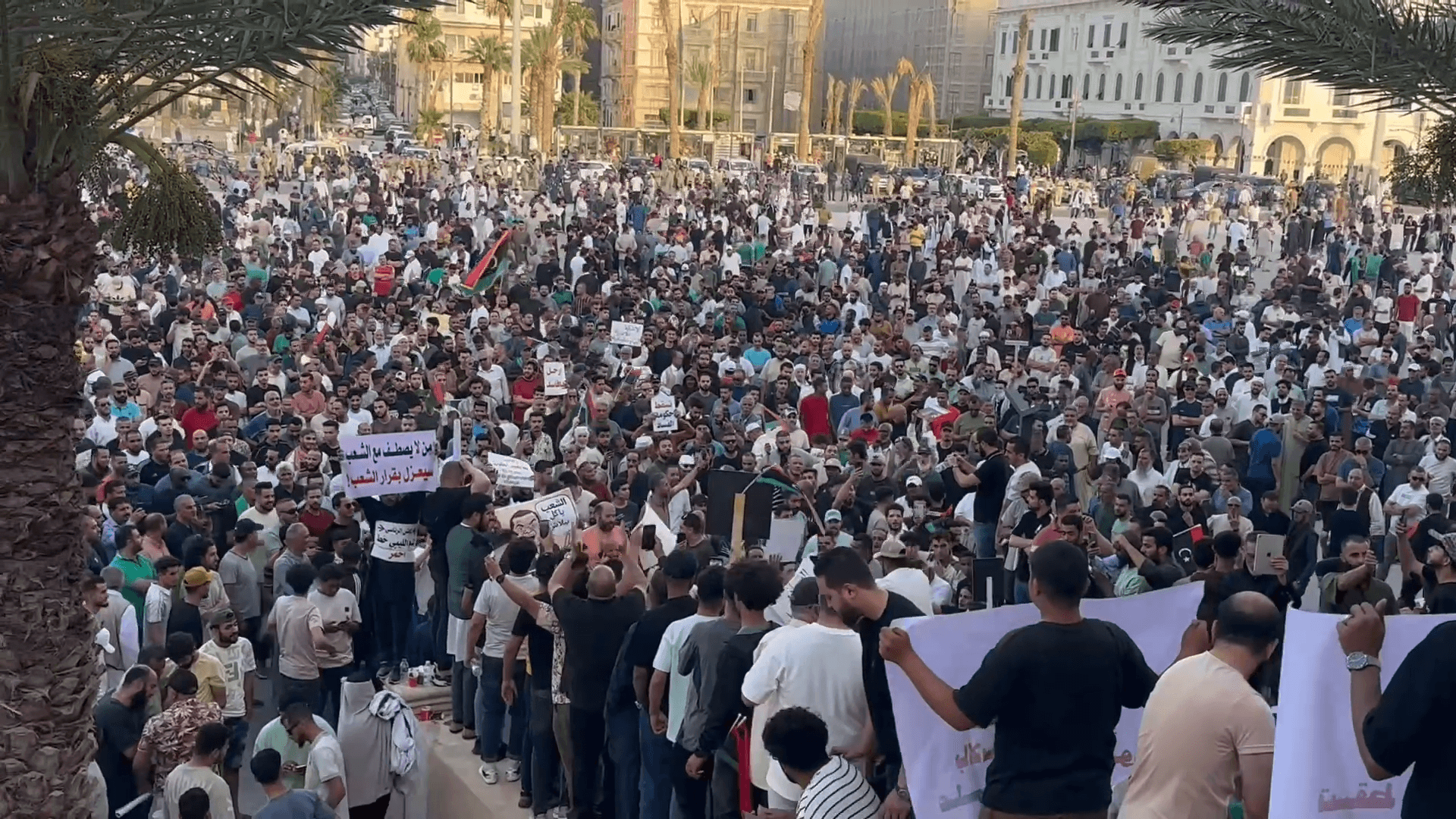 ليبيا.. المتظاهرون يمنحون المجلس الرئاسي 24 ساعة لتنفيذ مطالبهم