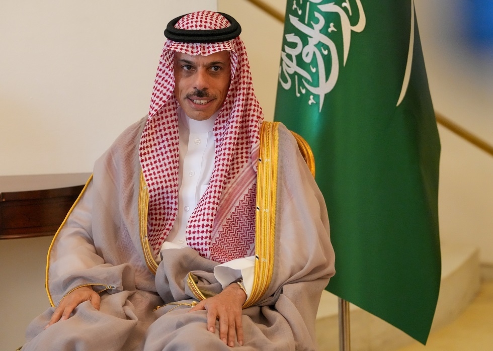 وزير الخارجية السعودي يصل إلى مدريد للمشاركة في الاجتماع الموسع حول غزة