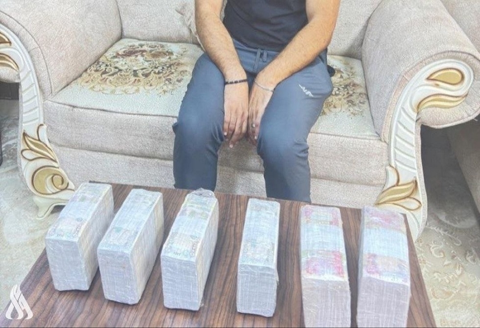 العراق.. إحباط تهريب 250 مليون دينار إلى الأردن (صورة)