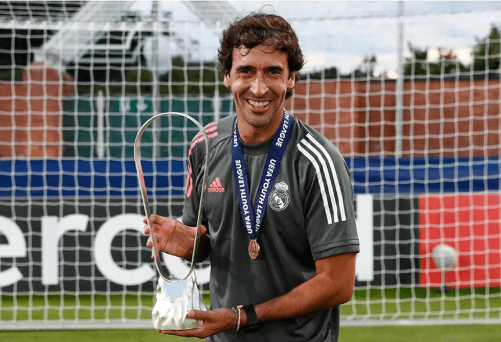 بعد تعيين تشابي ألونسو مدربا للفريق الأول.. راؤول يغادر ريال مدريد