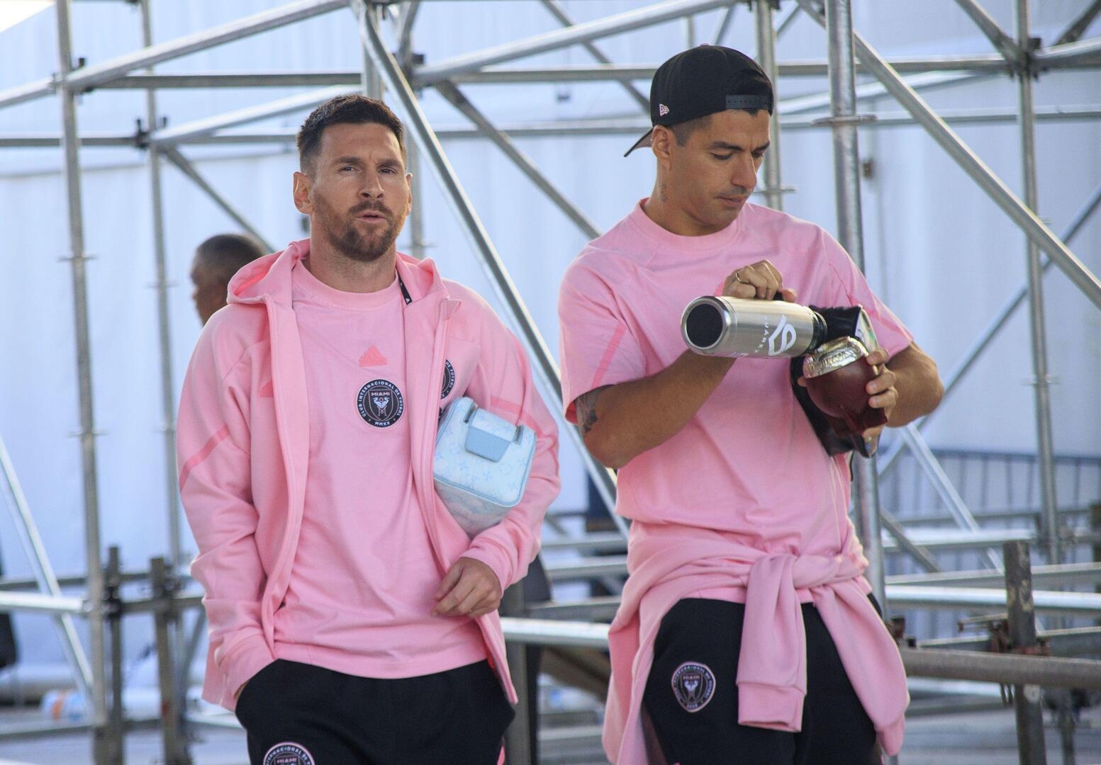 "ديبورتيفو LSM".. مشروع كروي جديد يجمع ميسي وسواريز