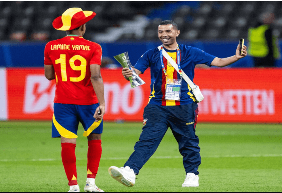 رقم 19.3.. ما قصته في منشور والد لامين جمال بعد تجديد عقد نجله مع برشلونة؟ (فيديو)
