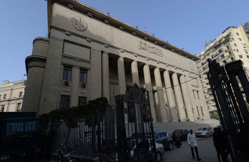 مصر.. حكم قضائي على "الطبيب الذئب" المعتدي على فتياته الثلاث