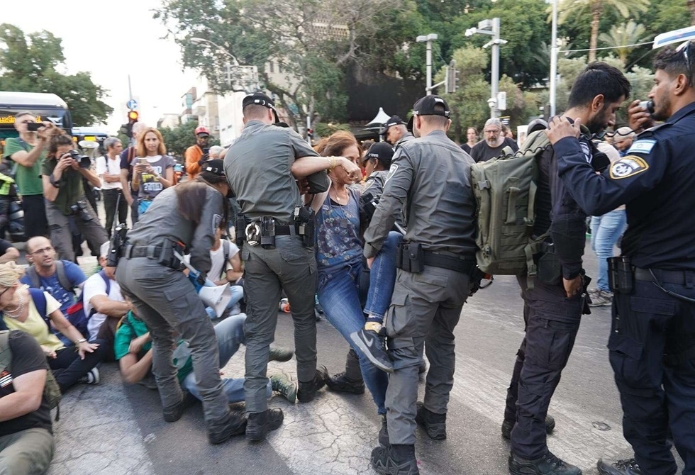 أعمال شغب عنيفة في تل أبيب خلال مظاهرات بمناسبة مرور 600 يوم على حرب غزة