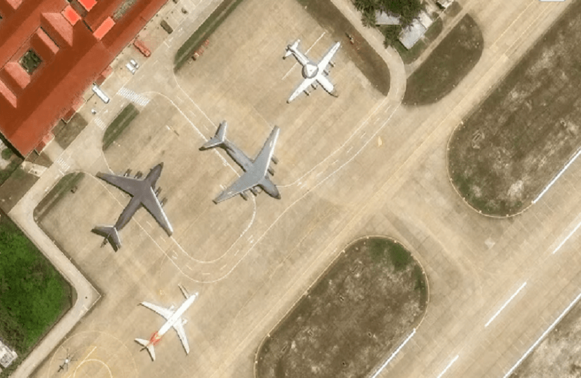 هبوط قاذفات "H-6" الصينية الاستراتيجية في جزيرة وودي ضمن أرخبيل جزر باراسيل