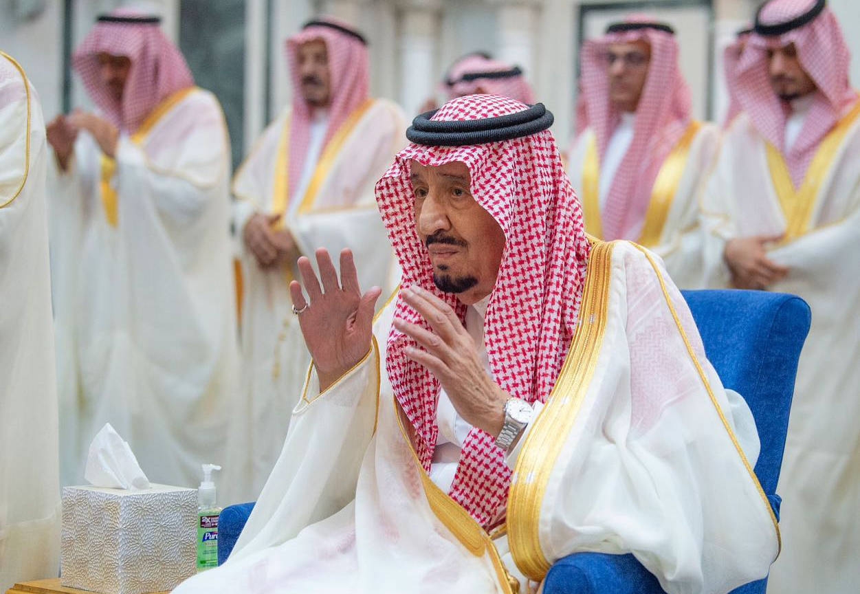 الملك السعودي يتلقى رسالتين من بوتين والسيسي