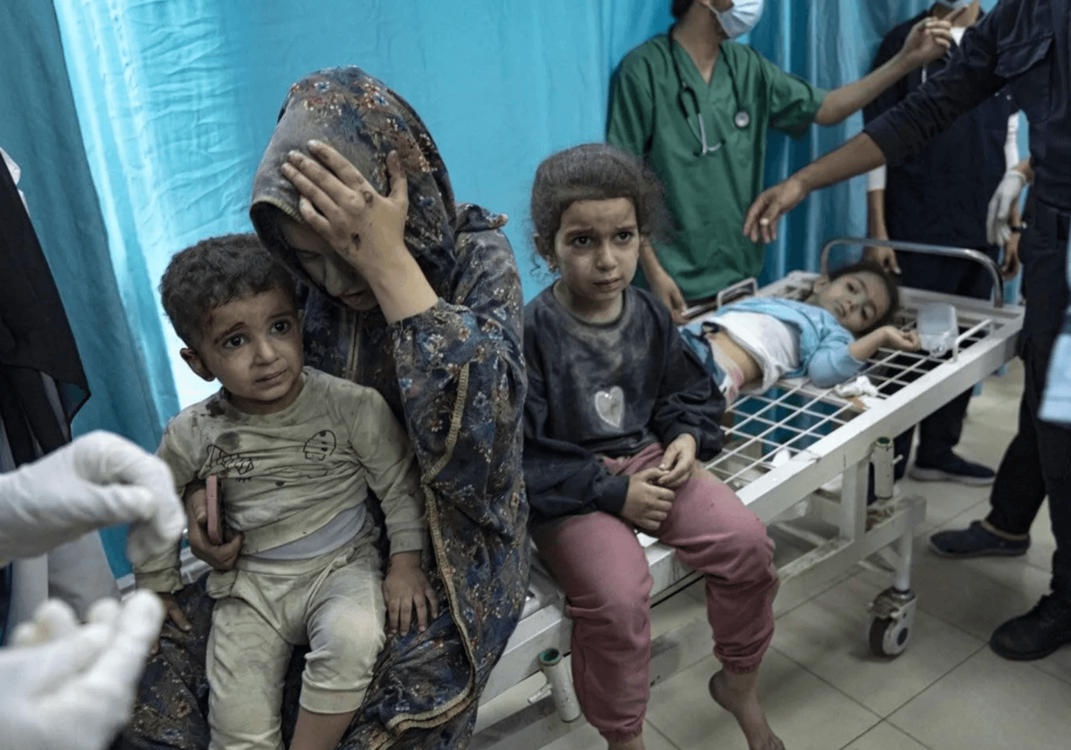 الهمص يتهم الجيش الإسرائيلي باستهداف المستشفيات بشكل ممنهج في قطاع غزة