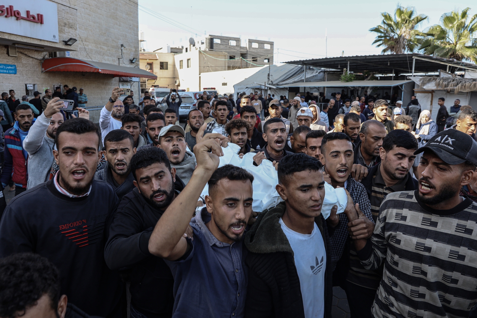 غزة: القوات الإسرائيلية تقتل 30 فلسطينيا أثناء توجههم لاستلام مساعدات في رفح