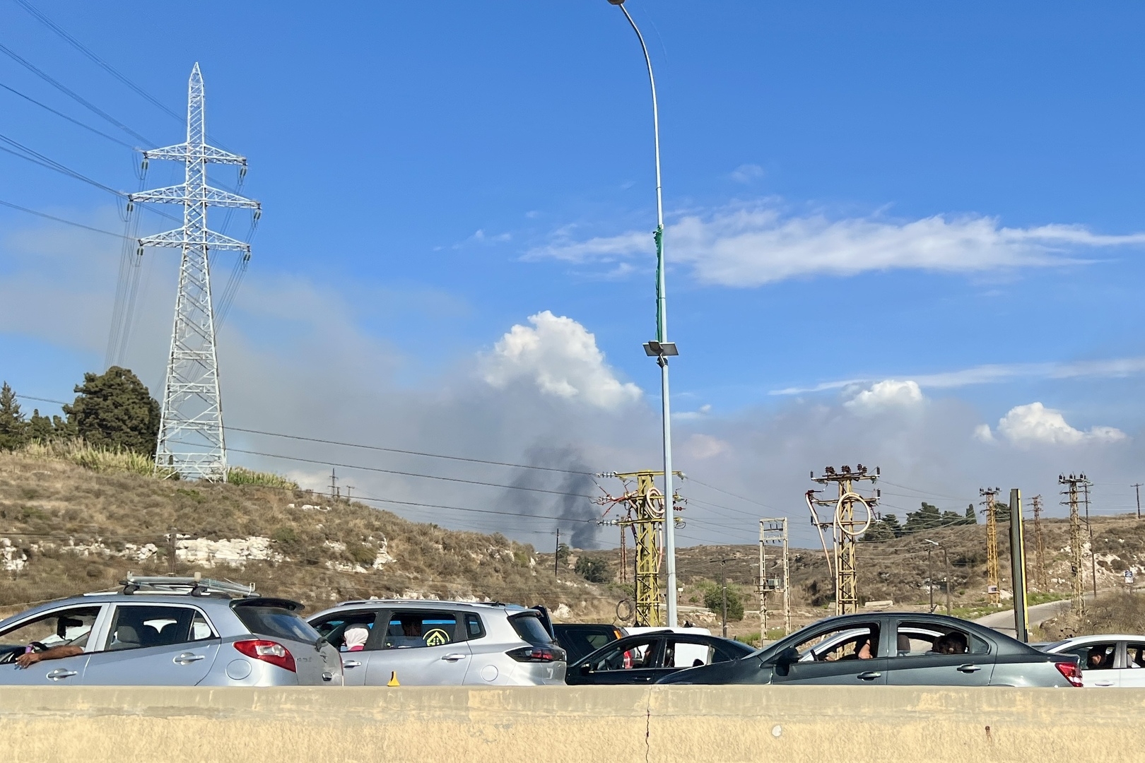 مراسلنا: مقتل شخص بغارة إسرائيلية استهدفت دراجة نارية جنوب لبنان (صور+فيديو)