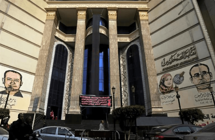 مصر.. حكم قضائي ضد صحفي شهير يثير جدلا واسعا