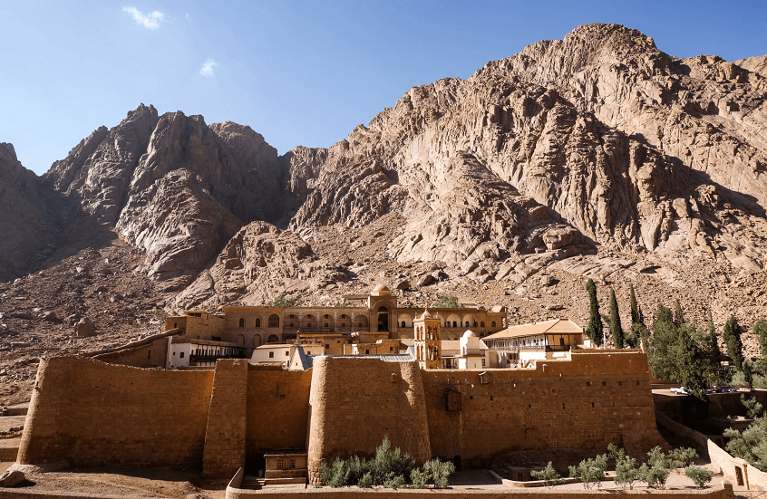 مصر لليونان: لا مساس بمكانة دير سانت كاترين