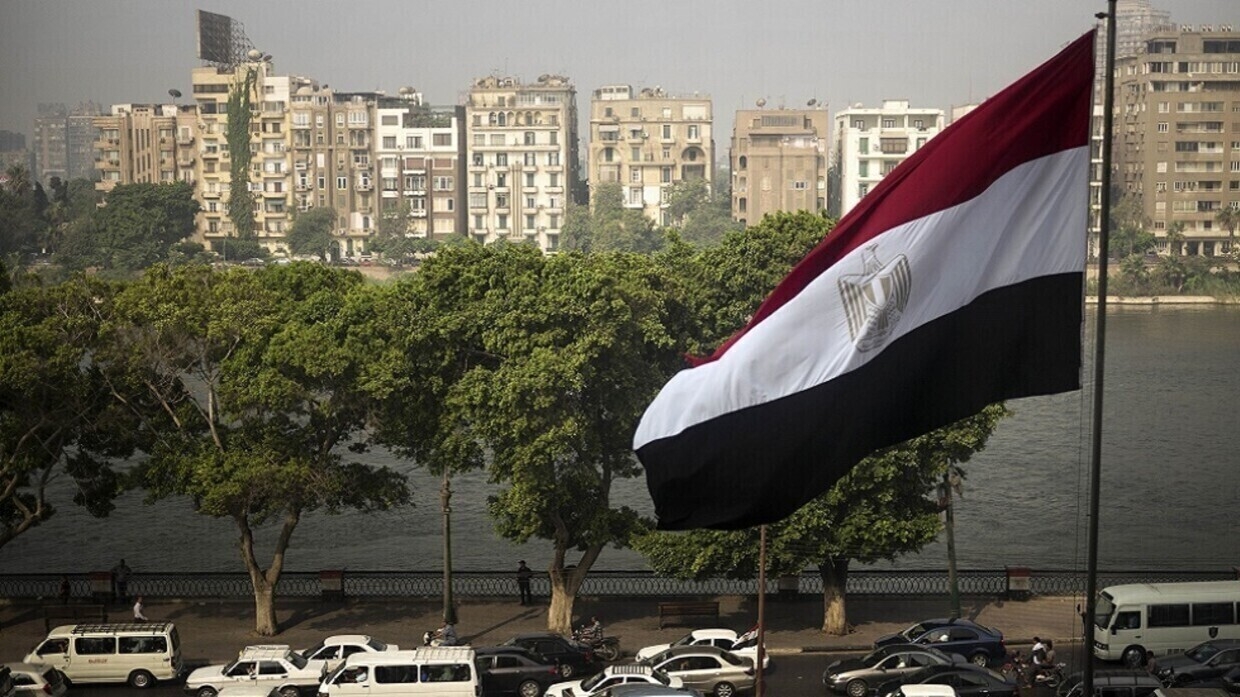 مصر.. إقالة مسؤول كبير على الهواء (فيديو)