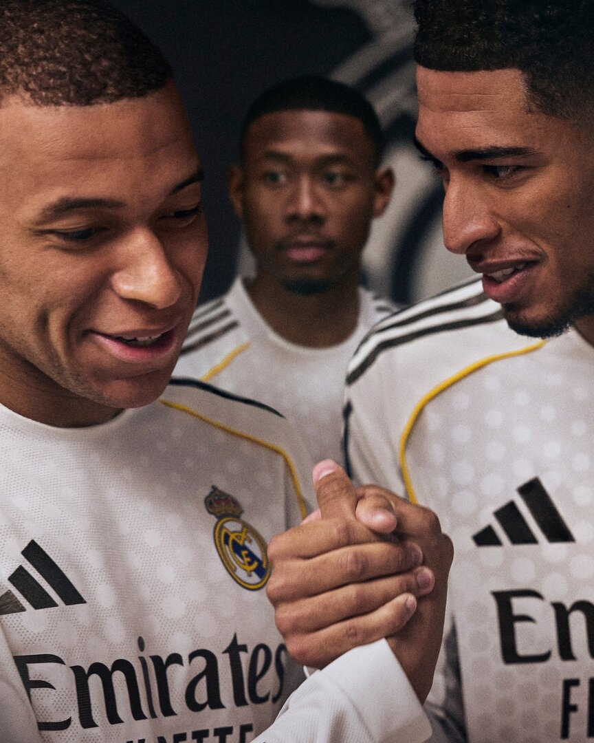 بالفيديو والصور..ريال مدريد يعلن عن قميصه الجديد مستوحى من "سنتياغو برنابيو"