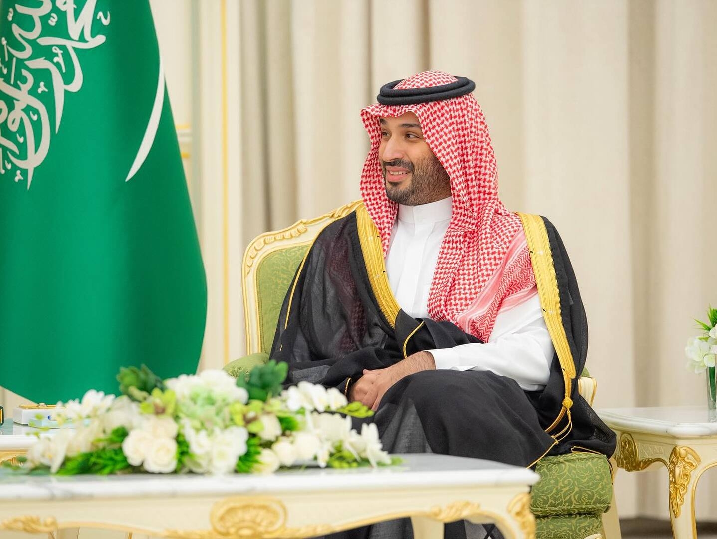 صورة الأمير محمد بن سلمان والأمير الوليد بن طلال خلال موسم الحج تثير تفاعلا واسعا (صورة)