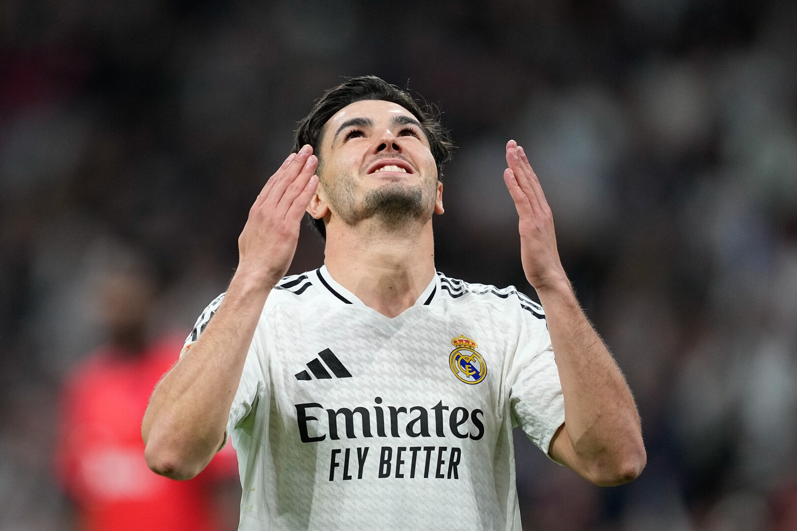 اختيار تمثيل المغرب يفتح لنجم ريال مدريد آفاقا رياضية وتجارية واسعة