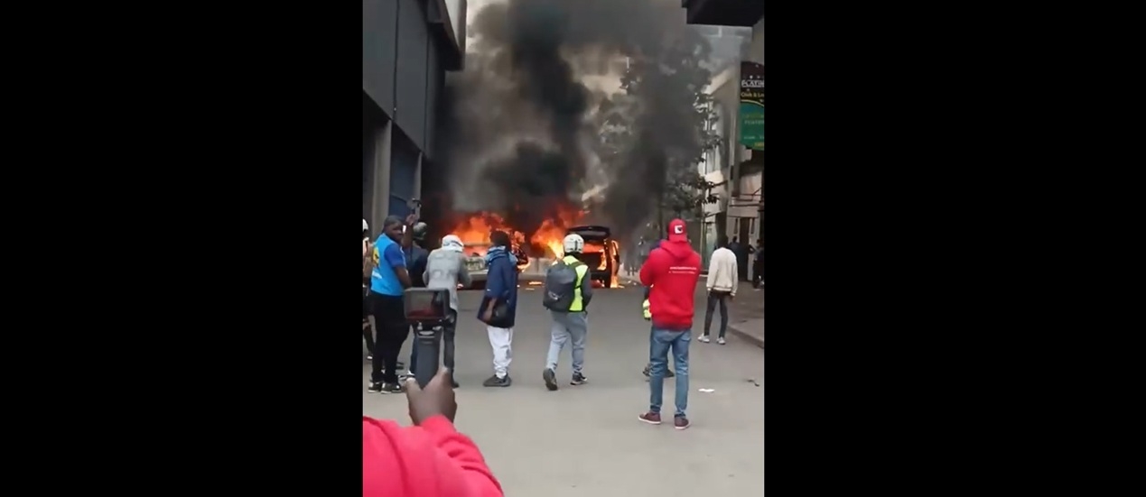 كينيا.. محتجون يطالبون بإجابات رسمية عن مقتل مدون احتجزته الشرطة (فيديو)