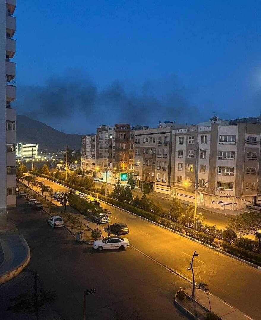 "تسنيم": قتيل و24 جريحا في الهجمات الإسرائيلية على مدينة قصر شيرين غرب إيران