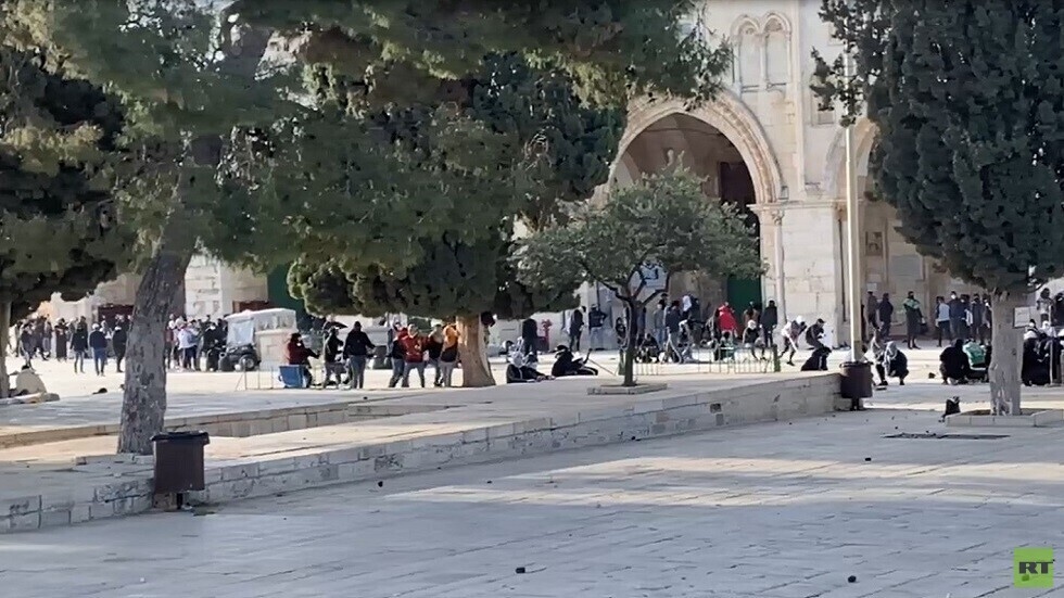 السلطات الإسرائيلية تغلق المسجد الأقصى تحت ذريعة "حالة الطوارئ" (صور + فيديو)