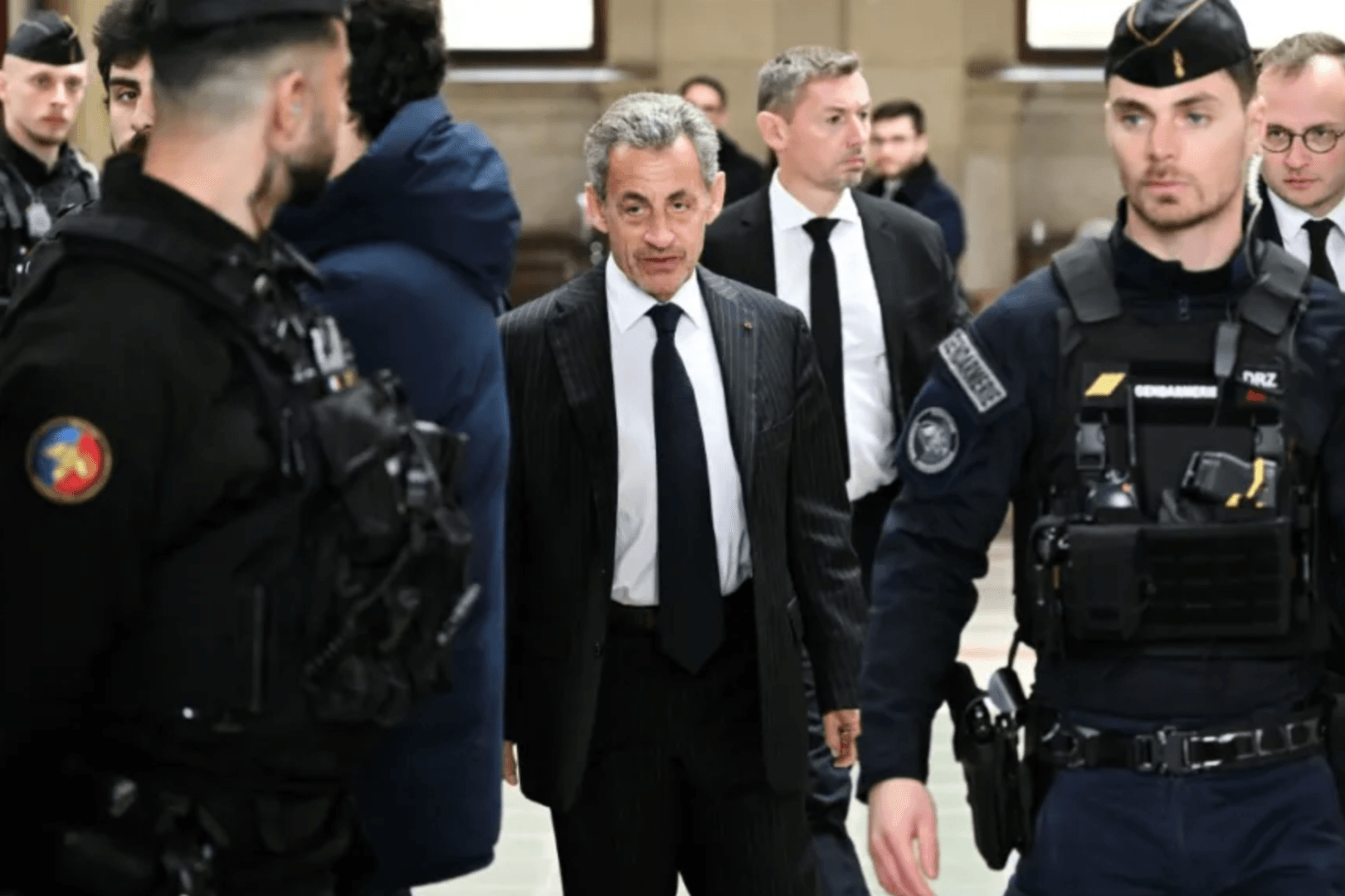 فرنسا تجرد رئيسها الأسبق نيكولا ساركوزي من وسام جوقة الشرف!