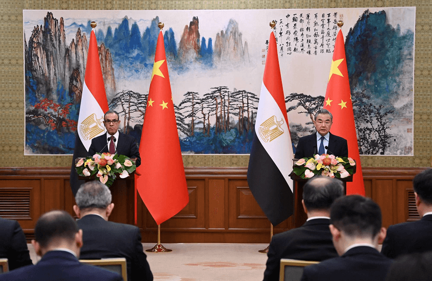 مصر والصين تؤكدان ضرورة تحييد خطر اتساع رقعة الصراع في الشرق الأوسط