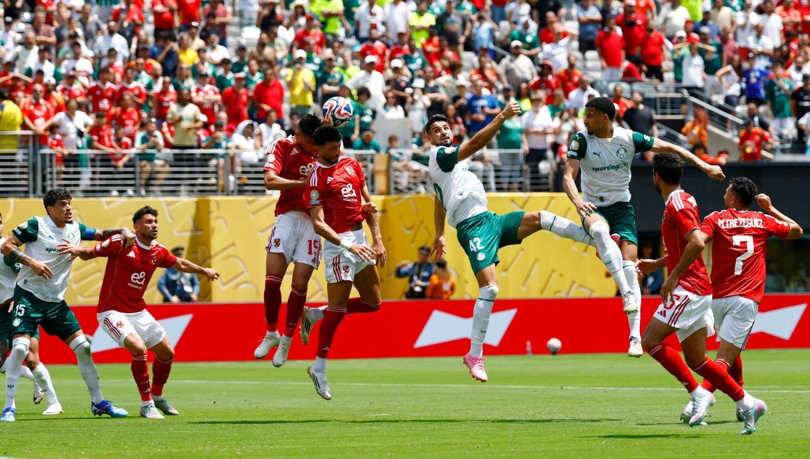 مصر.. رد فعل محمود الخطيب  بعد هزيمة الأهلي أمام بالميراس في كأس العالم للأندية