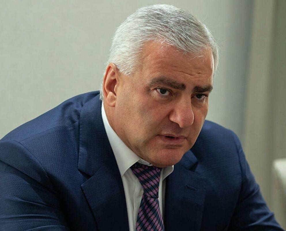 أرمينيا.. اعتقال كارابيتيان جاء على خلفية صراع  رئيس الوزراء باشينيان مع الكنيسة
