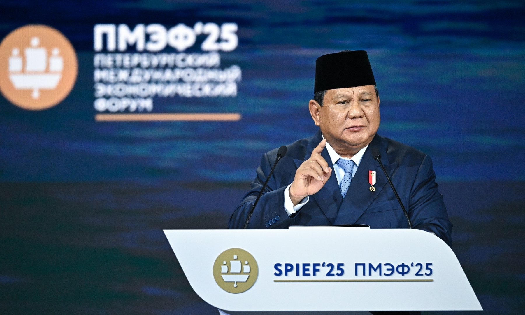 من منتدى بطرسبورغ الاقتصادي.. الرئيس الإندونيسي: مواردنا كنز قد يتحول إلى لعنة دون إدارة حكيمة