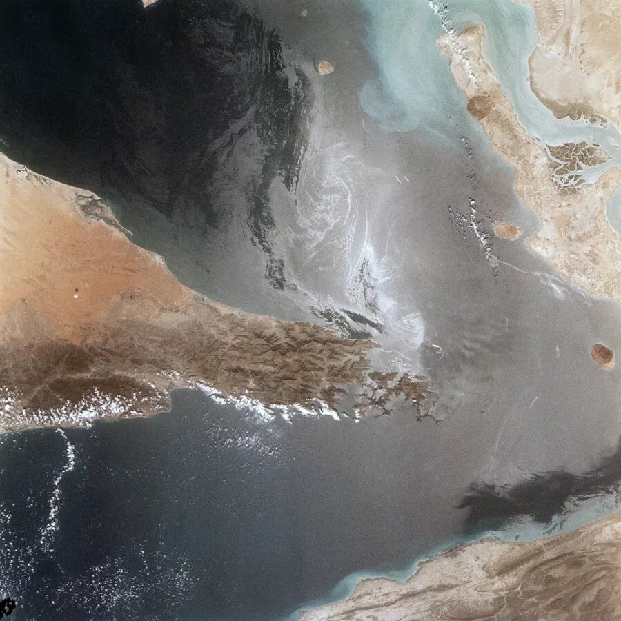 خبير: إيران لن تغلق مضيق هرمز