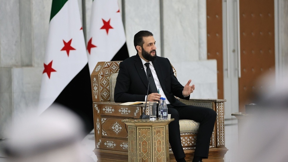 الرئيس السوري يبحث الاعتداءات الإسرائيلية مع وجهاء وأعيان القنيطرة والجولان (صور)
