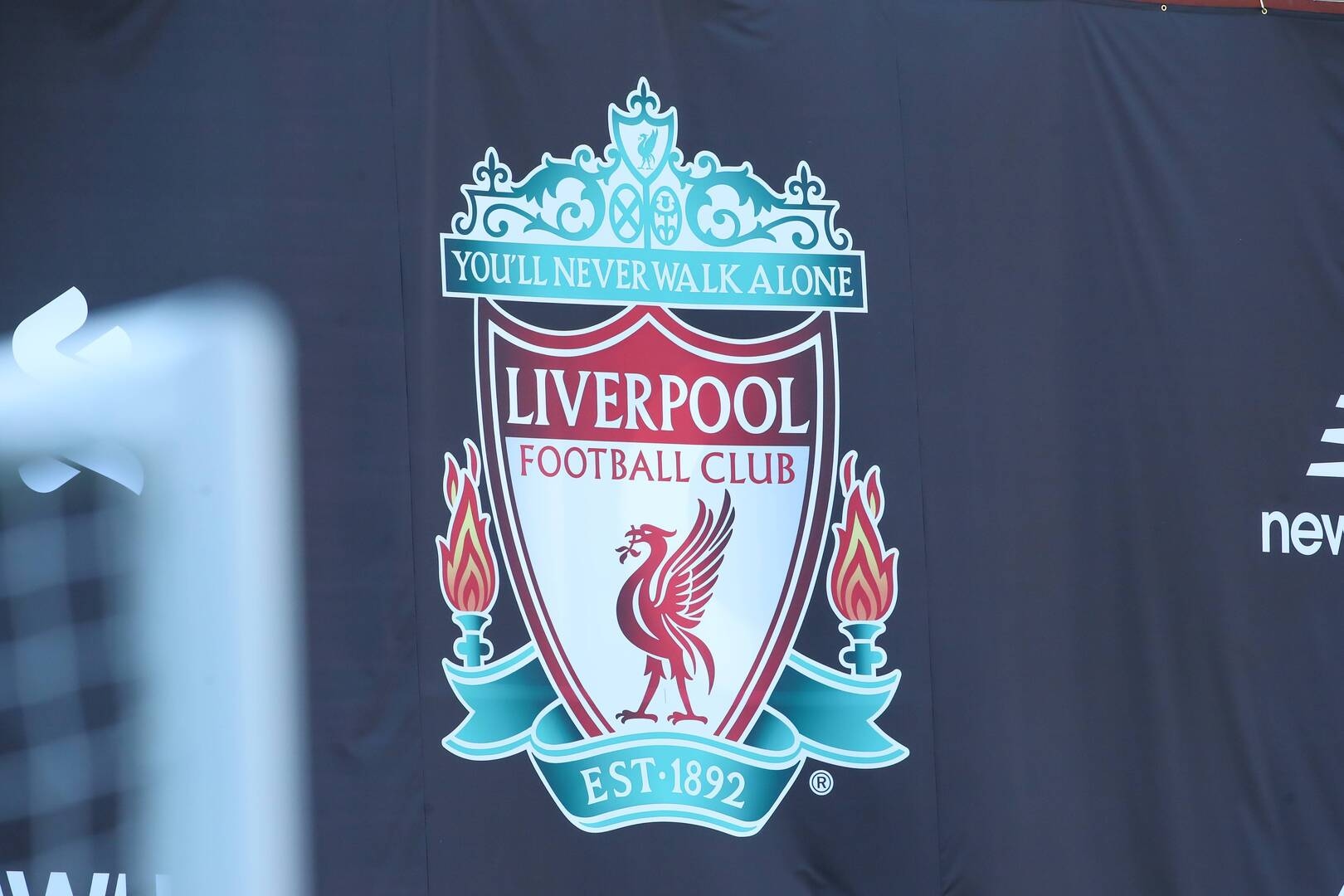 ليفربول يعلن رحيل حارسه رسميا