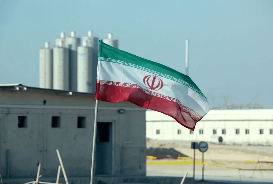 الموساد يصدر تحذيرا للإيرانيين