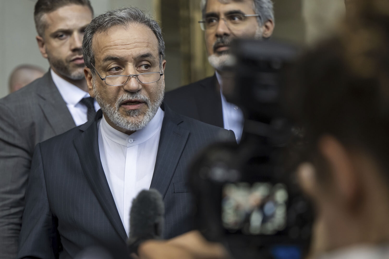 وزير الخارجية الإيراني يرد على تصريحات مفوضة الأمن والخارجية في الاتحاد الأوروبي