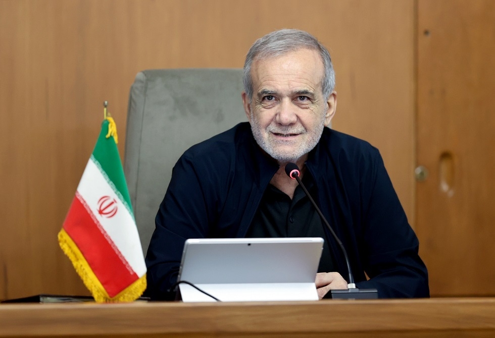 الرئيس الإيراني يتحدث عن أول خطوة نحو التعاون الإقليمي بين 10 دول