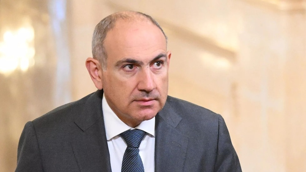 رئيس وزراء أرمينيا يجدد دعوته إلى دستور جديد للبلاد