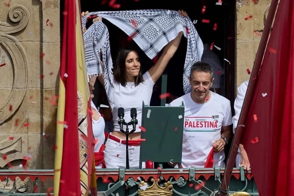 هتافات مؤيدة لفلسطين تهز افتتاح مهرجان الجري مع الثيران الشهير في إسبانيا
